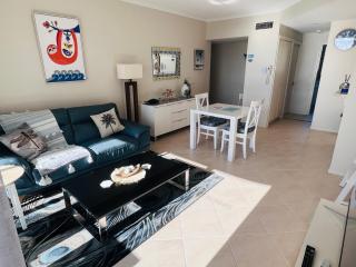 Aquarius Resort - Alexandra Headland - 1