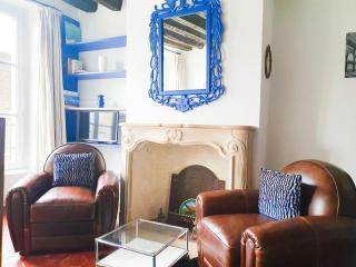 EXIGEHOME-Grand studio en centre ville - 300 m du RER A - 2