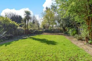 Stylish and Comfort 2BR Flat - 2