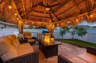 Deerfield Retreat! Walk to the Beach! Sleeps 8! - Deerfield Beach - 9
