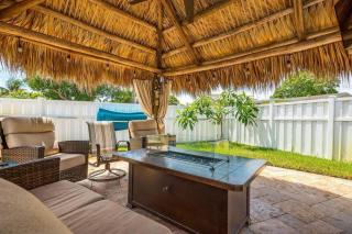 Deerfield Retreat! Walk to the Beach! Sleeps 8! - Deerfield Beach - 5