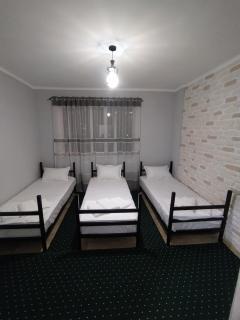 HOSTEL CHINOR - 3