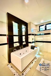 Batu Ferringhi Luxurious Modern Designed 5BR House - Batu Ferringhi - 1