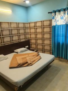 HOTEL YUVRAJ - Haldwāni - 4