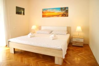 Honeycomb Apartment Split - FREE PARKING - 3