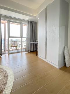 nJoy! CHIC & Luxury at Venice Canal - perfect for business & couples - Manila - 6