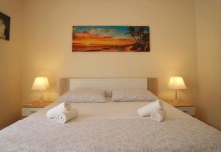 Honeycomb Apartment Split - FREE PARKING - 4