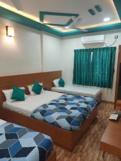 Hotel Sai Dakshina Inn & The Fern Restaurant - Shirdi - 3