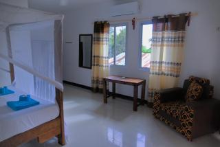 Cocolala Beach House - 4