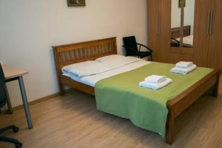 Town Hall 3 Bedroom Apartment - 1