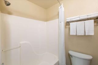 Super 8 by Wyndham Ottawa - Ottawa - 1