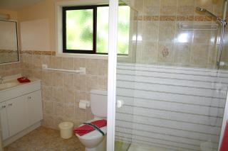 The Crest Apartments - 4