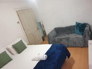 Balham, South London Spacious Guest House F2, 6 rooms available - Londra - 9