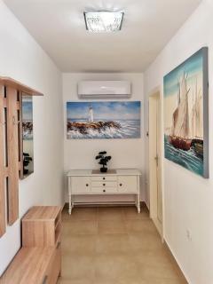 Honeycomb Apartment Split - FREE PARKING - 5