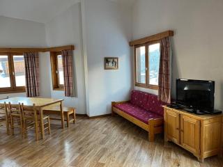 La Tania La Saboia sleep 8 private Sauna lounge dining 2 bathrooms kitchen 2 balconies ski in out - La Tania - 9
