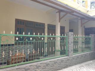 OYO Life 92620 Syfa Kost - 5