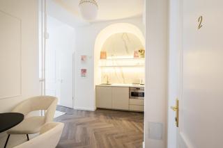 E13 - Grand Boulevard Heritage Suite - Best Location by BQA - 2