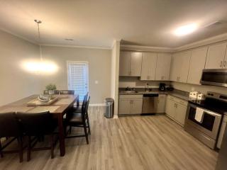 Brand NEW HOME mins to airport - Atlanta - 4
