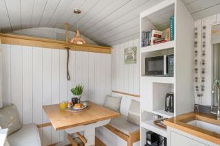 Cherry Blossom, Devon Hideaways - 4