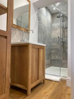 Luxury Self Catering Studio with vaulted ceiling - Ockley - 3