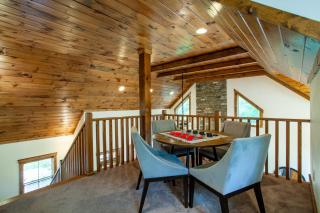 The Peaceful Perch Fireplace Community Amenities - Townsend - 8