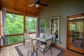 The Peaceful Perch Fireplace Community Amenities - Townsend - 7