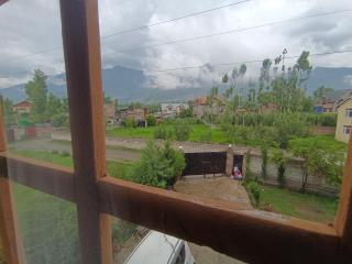Zikra HomeStay - Srinagar - 1