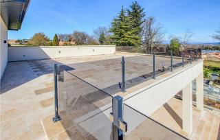 Amazing Home In Pont Saint Esprit - 2