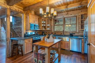 Deer Field Cabin Fire Pit and Mountain Views! - Swiss - 7