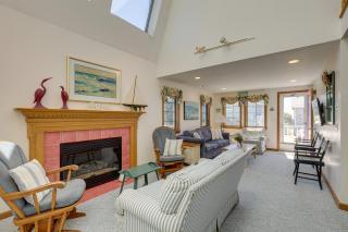 Inviting Rockport Rental with Deck Walk to Beach! - 7