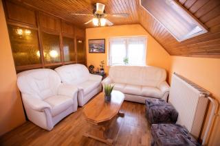 Farkas Guesthouse - Balatonszentgyörgy - 0