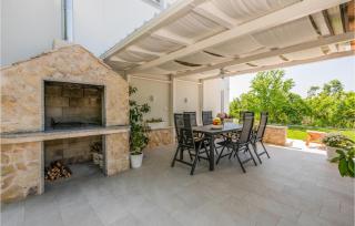 Cozy Home In Veliki Brocanac - 8