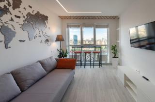 Petrovdom in panoramic view apartment nearby Central Railway Station in RC Kvartet - Kiev - 0