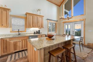 Little Tooth Retreat - Big Cabin - Sandpoint - 1