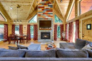 Broken Bow Cabin with Hot Tub and Outdoor Fireplace! - Broken Bow - 9