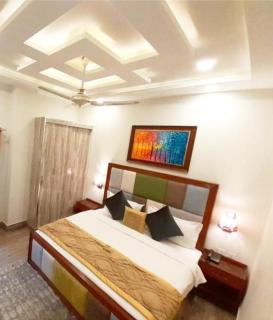 Hayyat Luxury Hotel Suites - Lahore - 8