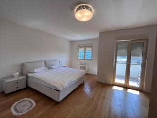 White Homes 37 • Central Point - Podgorica - 5