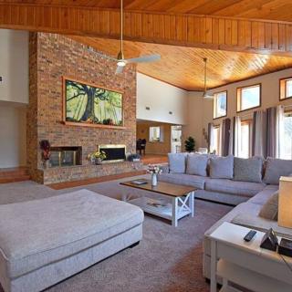 Mansion on 5ac with pool and indoor court, 5bdr, sleeps 14 - 0