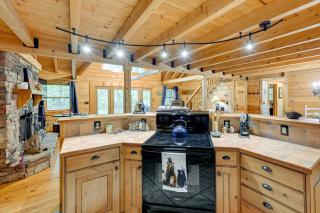 Scenic Blue Ridge Cabin Rental with Resort Amenities - Sapphire - 3