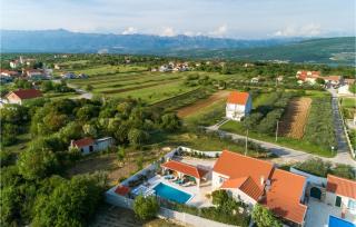 Nice Home In Pridraga With Jacuzzi - Pridraga - 0
