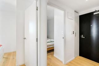 City Seaview Stunner with Pool and Gym - Auckland - 3
