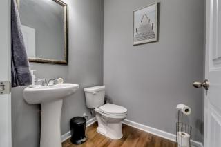 Greywind Retreat ~ 5 Star Location ~ Office ~ Parking - Atlanta - 1