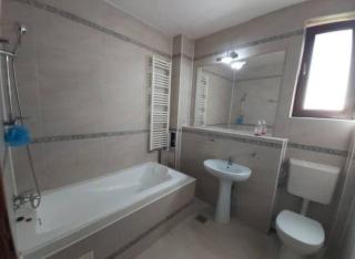 Villaweb Ground Floor ap in a house, 5min drive to center&airport, villa can accomodate 12-18pers - Iaşi - 1