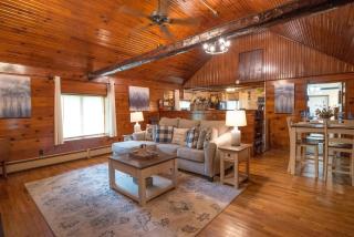 Blue Moon Log Cabin - Nashville - 9