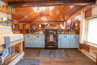 Blue Moon Log Cabin - Nashville - 6