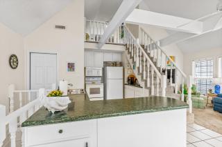 Barefoot Cottage - Atlantic Beach - 2