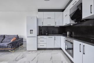 Sunny Seaside Retreat 2BD Apartment in Nesebar by Flat Mаnаger - Nesebar - 8