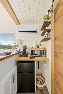 New The Sunrise Cozy Container Home - 4
