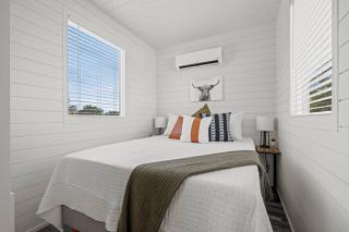 New! The Texas Longhorn-Luxury Container Home - Fredericksburg - 7