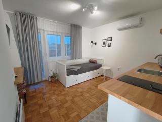 SUNSET STATION APARTMENTS ZAGREB - Zagreb - 6